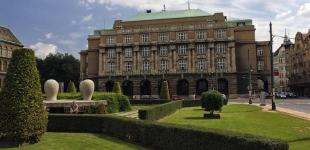 Магистратура (чешский) за границей - список из 14 заведений и 59 программ, стоимость обучения, отзывы, рейтинг.