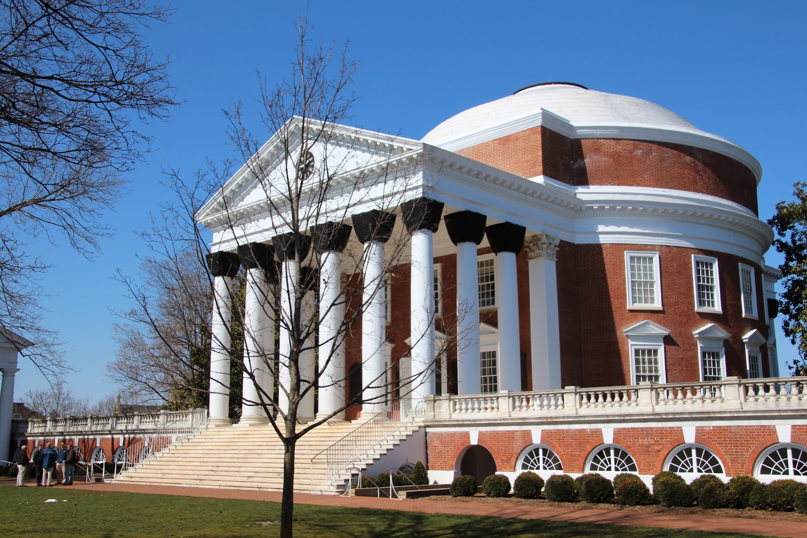 University of Virginia — Виргинский университет (Университет Вирджинии