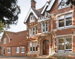 The Worthgate School (ранее CATS College Canterbury Кэтс Колледж Кентербери)