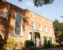 Brooke house College Брук Хаус Колледж с футбольной академией