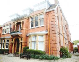 OISE Folkestone Summer School Летняя школа Folkestone Summer School