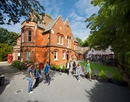 Летний лагерь Кингс Борнмут Kings Summer Camp Bournemouth