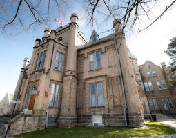 Trafalgar Castle School Школа - пансион Trafalgar Castle School