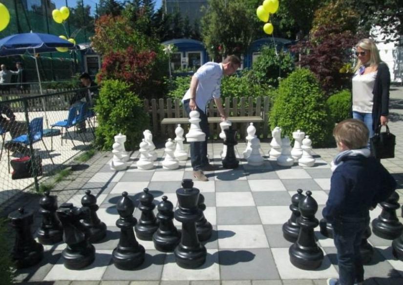  11