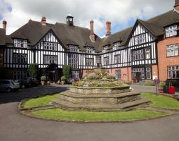 Queenswood School Summer School Летний лагерь Queenswood School
