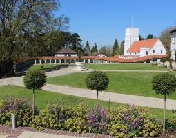 Downe House Summer School Летний лагерь Даун Хаус