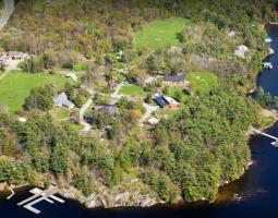 Rosseau Lake College (Колледж Rosseau Lake)