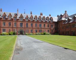 Ellesmere College Shropshire (Школа в Англии Ellesmere College с футбольной академией)