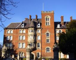 Malvern St James School (Школа Malvern St James School)