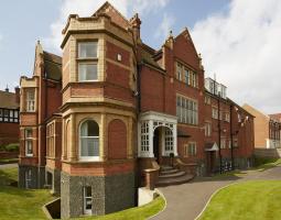 Earlscliffe Sixth Form School, Колледж для старшеклассников Earlscliffe