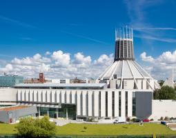 Liverpool John Moores University (Ливерпульский университет Джона Мурса)