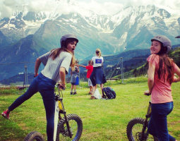 Megeve International Language Camps Горнолыжный детский языковой лагерь Межев