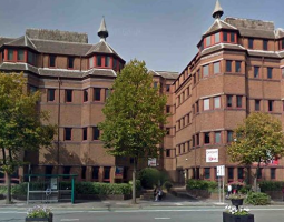 Cardiff Sixth Form College Summer Летний лагерь Cardiff