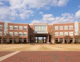North Carolina State University - Raleigh (State) Университет Северной Каролины в Роли