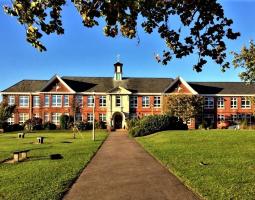 Itchen Sixth Form College, Колледж Ичен