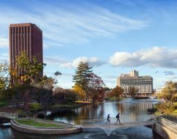 University of Massachusetts Amherst (UMass) Университет Массачусетса в Амхерсте