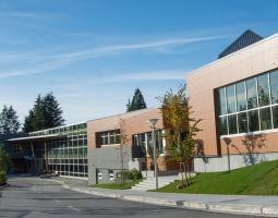 Collingwood School (Государственная школа Канады Коллингвуд)