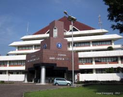 Bogor Agricultural University (IPB) Богорский институт сельского хозяйства
