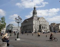 Maastricht University (UM) Университет Маастрихта