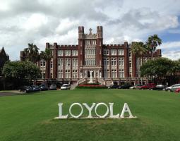 Loyola University Chicago (LUC) Чикагский университет Лойолы