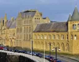 Prifysgol Aberystwyth (AU) Прифизгол Аберистуит (AU)