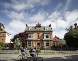 Palmerston Park Dublin Emerald Cultural Institute (круглогодичная школа)