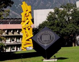 Universidad de Monterrey (UDEM) Университет Монтеррей