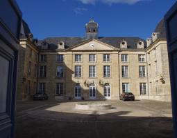 Université de Poitiers (UP) Университет Пуатье