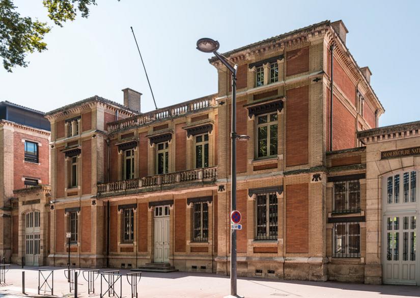 Toulouse 1 University Capitole Университет Тулуза 1 0