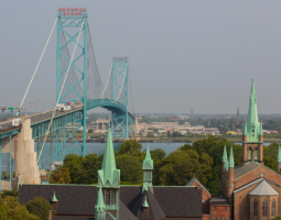 University of Windsor или U of W (сокращённо UWindsor)