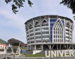 Universitas Muhammadiyah Surakarta (UMS) Университет Мухаммадия Суракарта