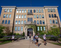 University of Wisconsin-Whitewater Университет University of Wisconsin-Whitewater