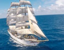 A+ World Academy (Международная академия-пансион на парусном корабле)