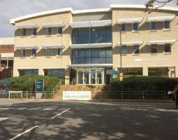 Brighton and Sussex Medical School (Медицинская школа Брайтона и Сассекса)