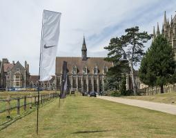 Лагерь с гольфом в Англии Lancing College