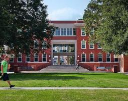 University of North Carolina at Greensboro (Университет Северной Каролины в Гринсборо)