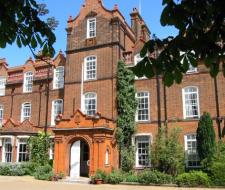 Hughes Hall, University of Cambridge Summer (Летний лагерь в Hughes Hall)