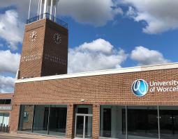 University of Worcester Summer (Летний детский лагерь)