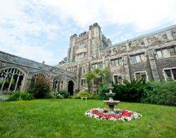University of Toronto: English Language Program (Университет Торонто — языковые программы)