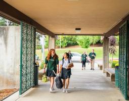 Школа в Калифорнии St. Patrick St. Vincent Catholic High School Amerigo