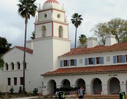 CSU Channel Island, California State University Channel Islands (Калифорнийский государственный университет, Нормандские острова)