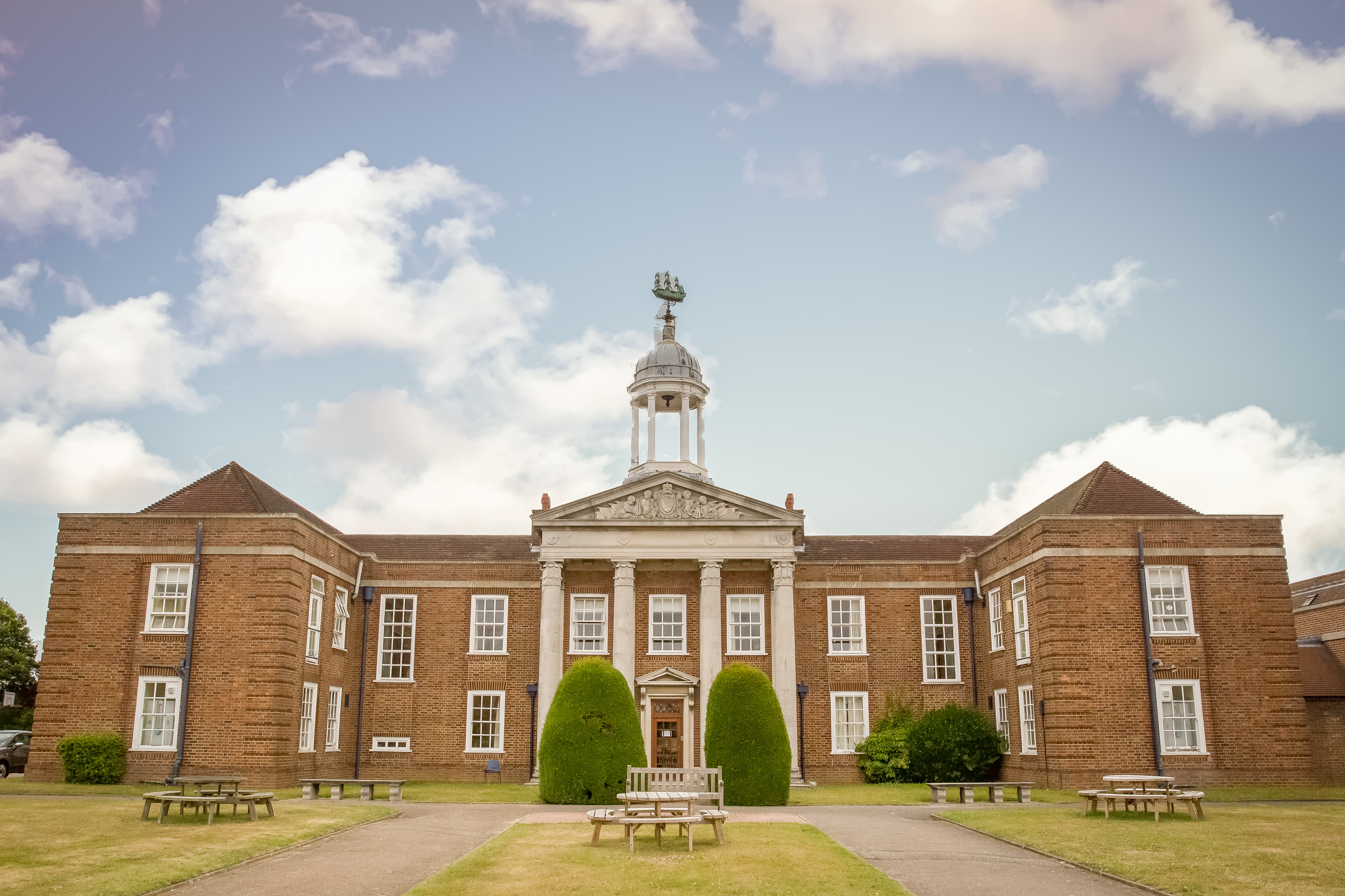 лестер англия школа st crispin's school. королевская школа портора. Edmund’s school canterbury. королевская школа портора (эннискиллен). королевская школа в англии.