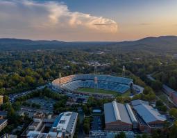 University of Virginia Summer Camp (Летний лагерь с IT, программированием)
