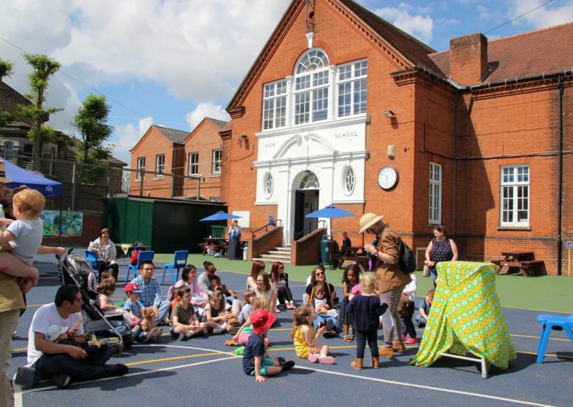 Colchester High School (Частная дневная школа Colchester High School)  0