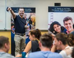 University of Michigan Summer Camp with programming  (Летний лагерь с IT, программированием)