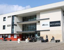 Universite Bordeaux Montaigne, Университет Бордо Монтень (Университет Бордо III имени Мишеля де Монтень)