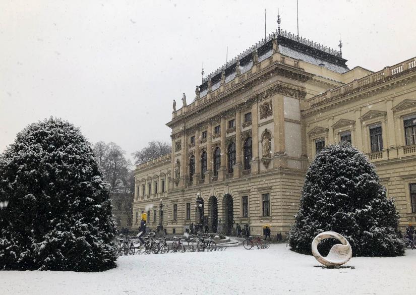 Karl-Franzens-Universität Graz, Грацский университет имени Карла и Франца 0