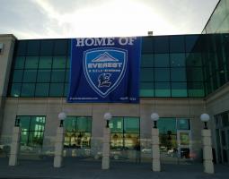 Everest Academy, Эверест Академи
