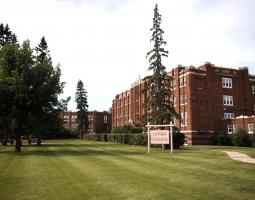 Luther College High School, Старшая школа Лютер-Колледж