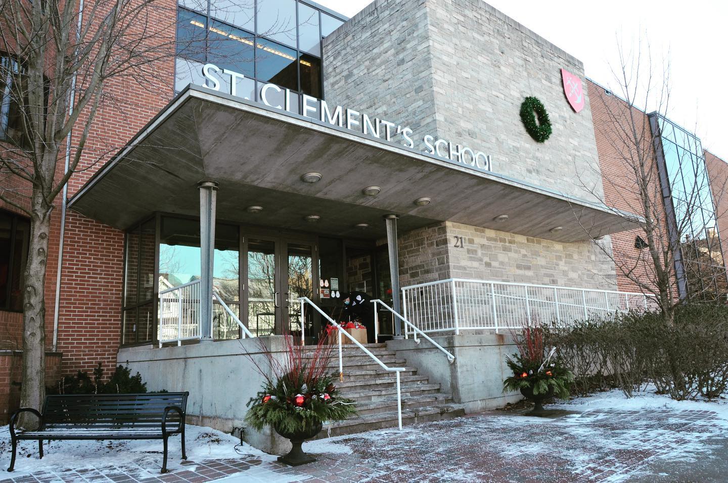 St. Clement's School, Сент Клементс Скул (Школа Святого Клемента) (Торонто, Онтарио, Канада)
